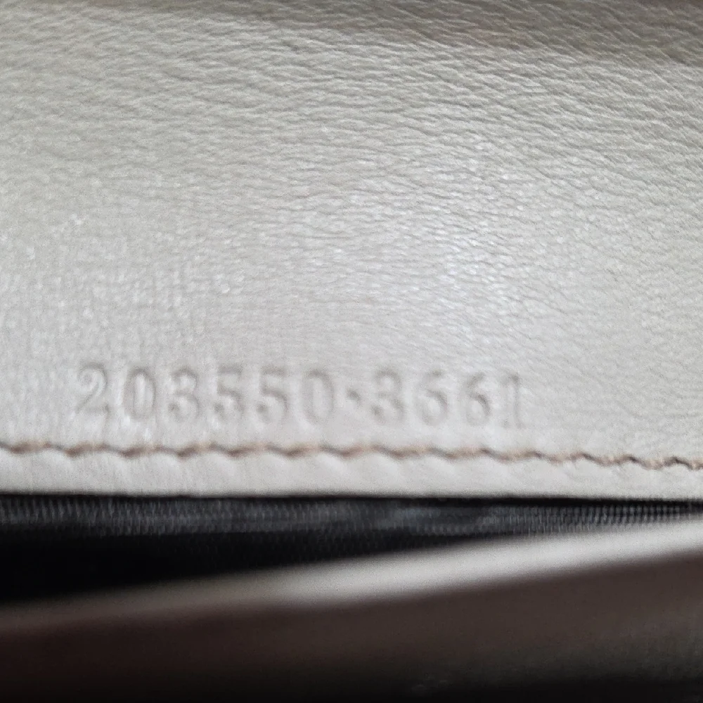 Gucci Beige Wallet with Gold Accent - Picture 12 of 12